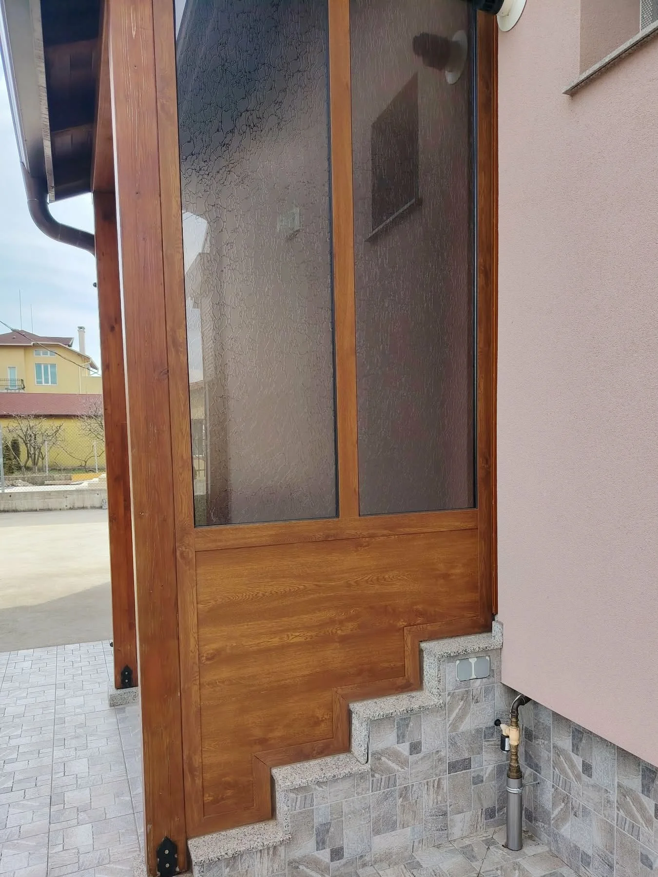Дървесна PVC дограма с хармоника